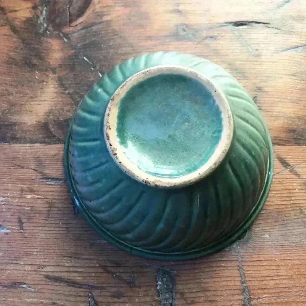 Vintage Small Green Ceramic Bowl - Picture 4 of 5